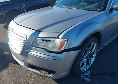 2014 Chrysler 300 z USA, uszkodzony, nr VIN 2C3CCAAG7EH181109